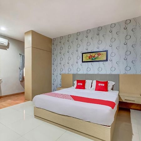 Oyo Flagship 3726 Tembok Batu Residence Tugu Eksteriør billede