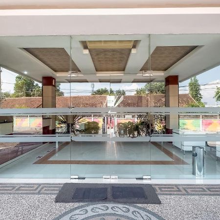 Oyo Flagship 3726 Tembok Batu Residence Tugu Eksteriør billede
