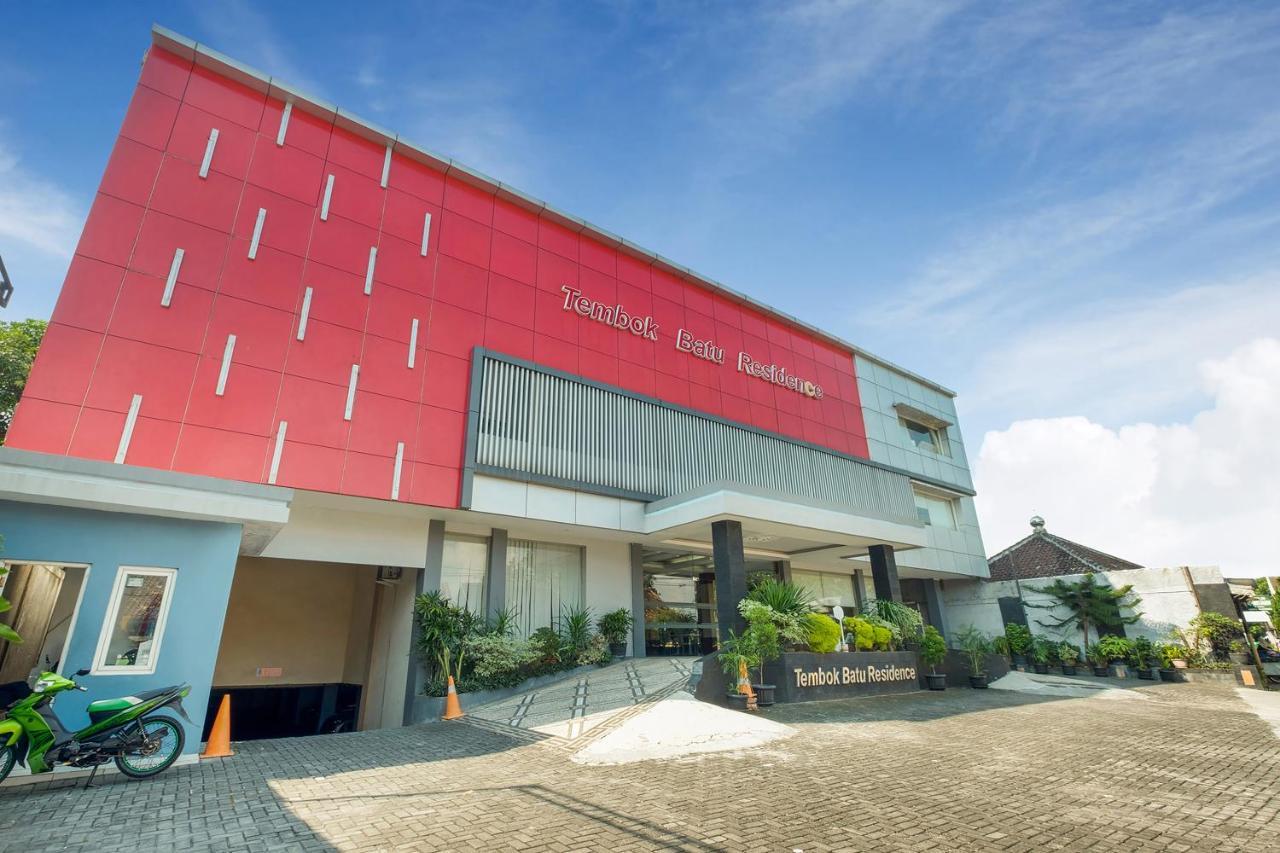Oyo Flagship 3726 Tembok Batu Residence Tugu Eksteriør billede