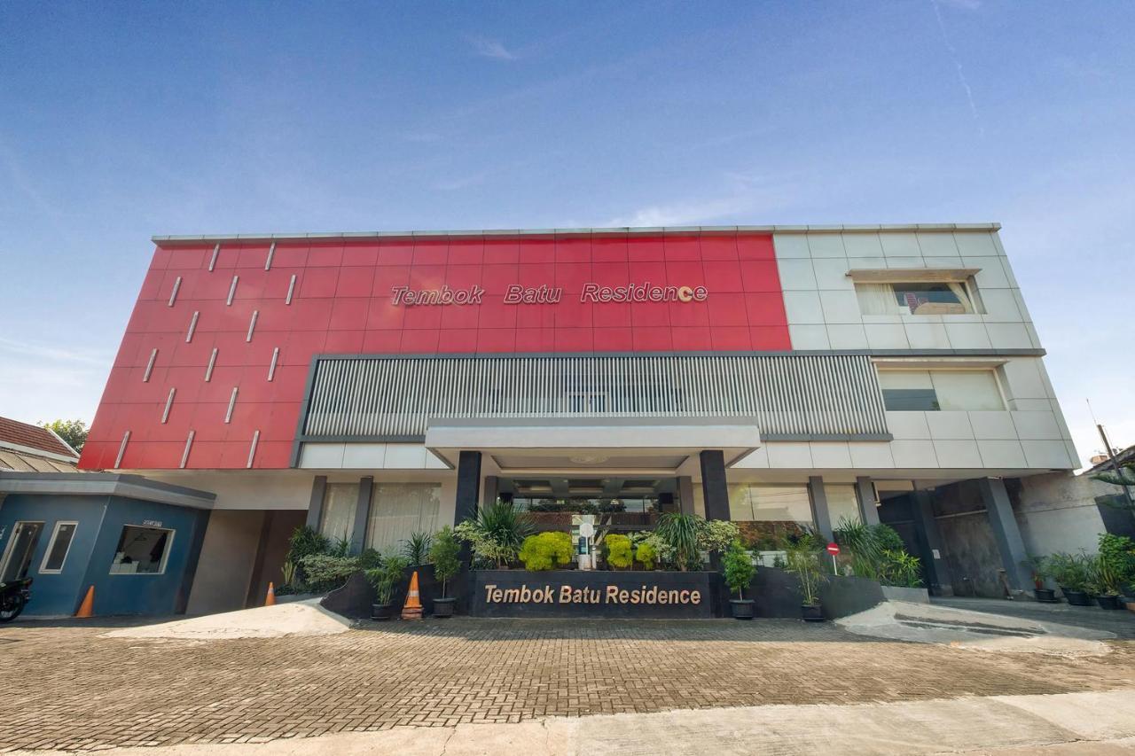 Oyo Flagship 3726 Tembok Batu Residence Tugu Eksteriør billede
