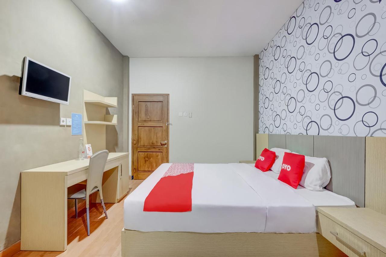 Oyo Flagship 3726 Tembok Batu Residence Tugu Eksteriør billede