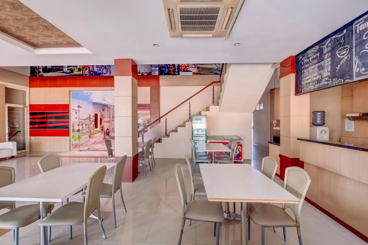 Oyo Flagship 3726 Tembok Batu Residence Tugu Eksteriør billede