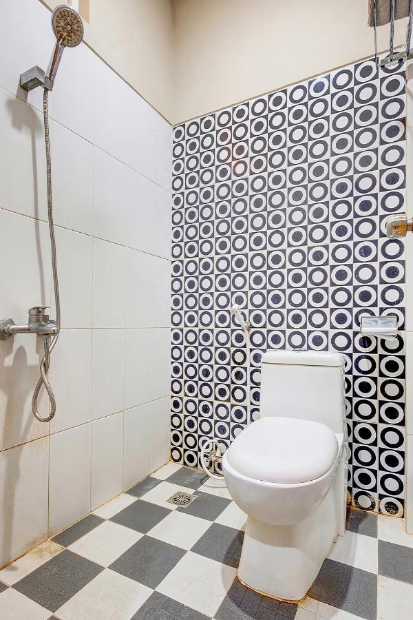 Oyo Flagship 3726 Tembok Batu Residence Tugu Eksteriør billede