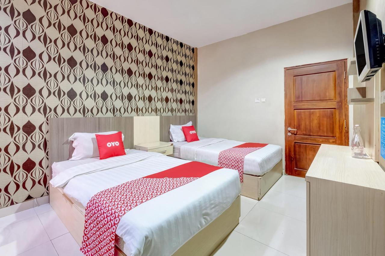 Oyo Flagship 3726 Tembok Batu Residence Tugu Eksteriør billede