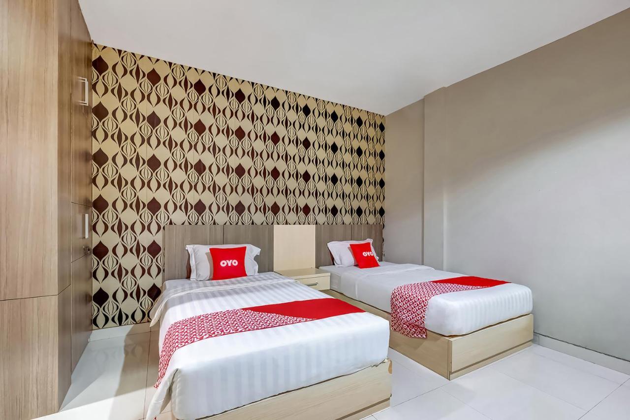 Oyo Flagship 3726 Tembok Batu Residence Tugu Eksteriør billede