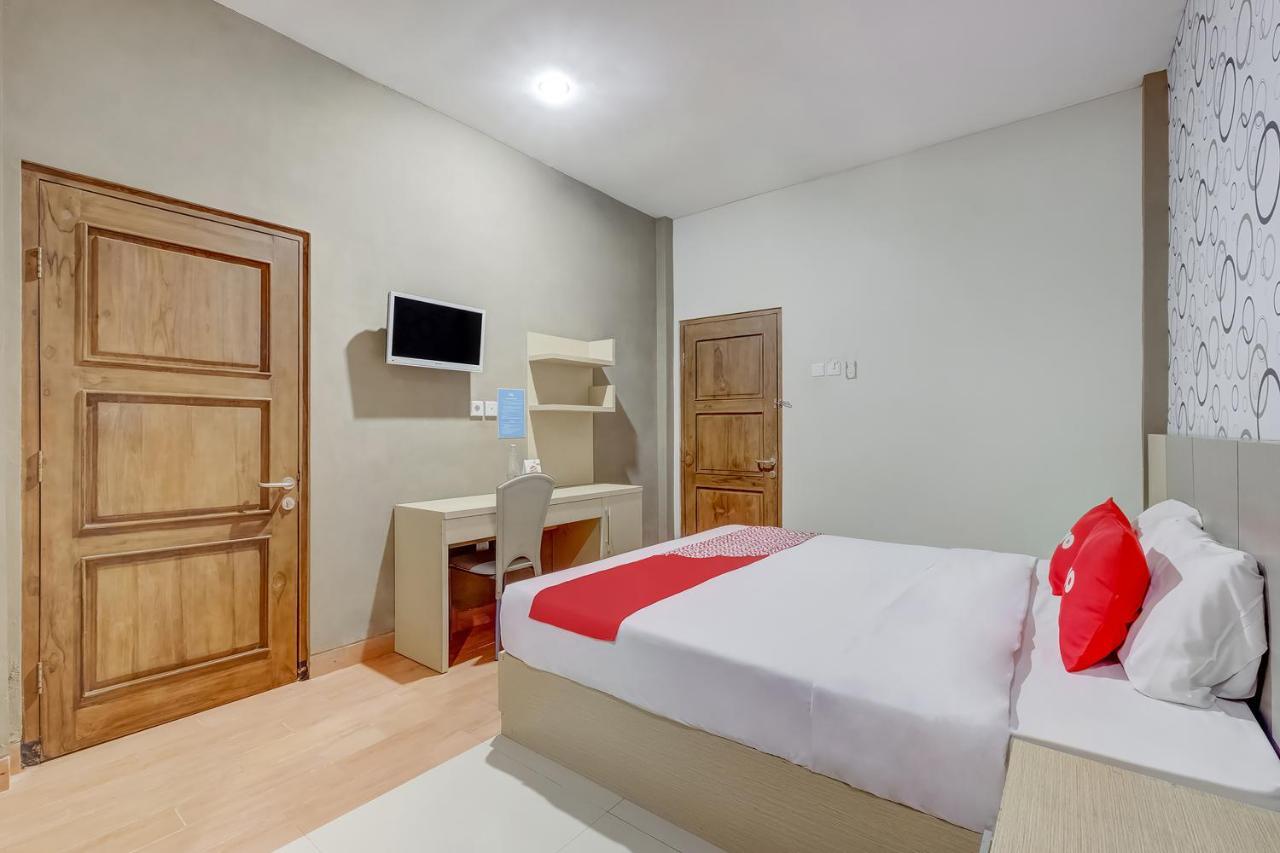 Oyo Flagship 3726 Tembok Batu Residence Tugu Eksteriør billede