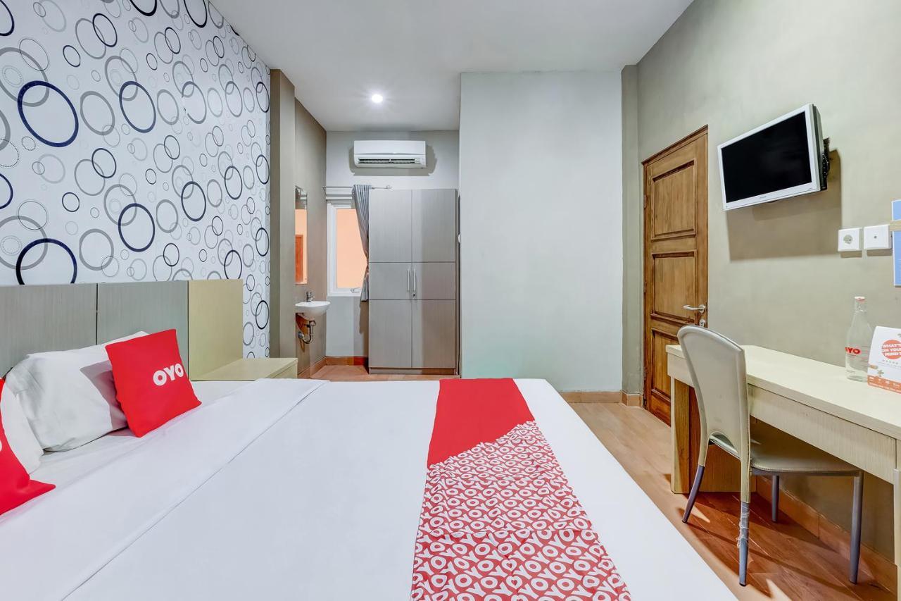 Oyo Flagship 3726 Tembok Batu Residence Tugu Eksteriør billede