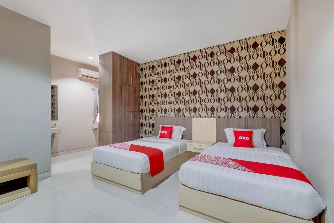 Oyo Flagship 3726 Tembok Batu Residence Tugu Eksteriør billede