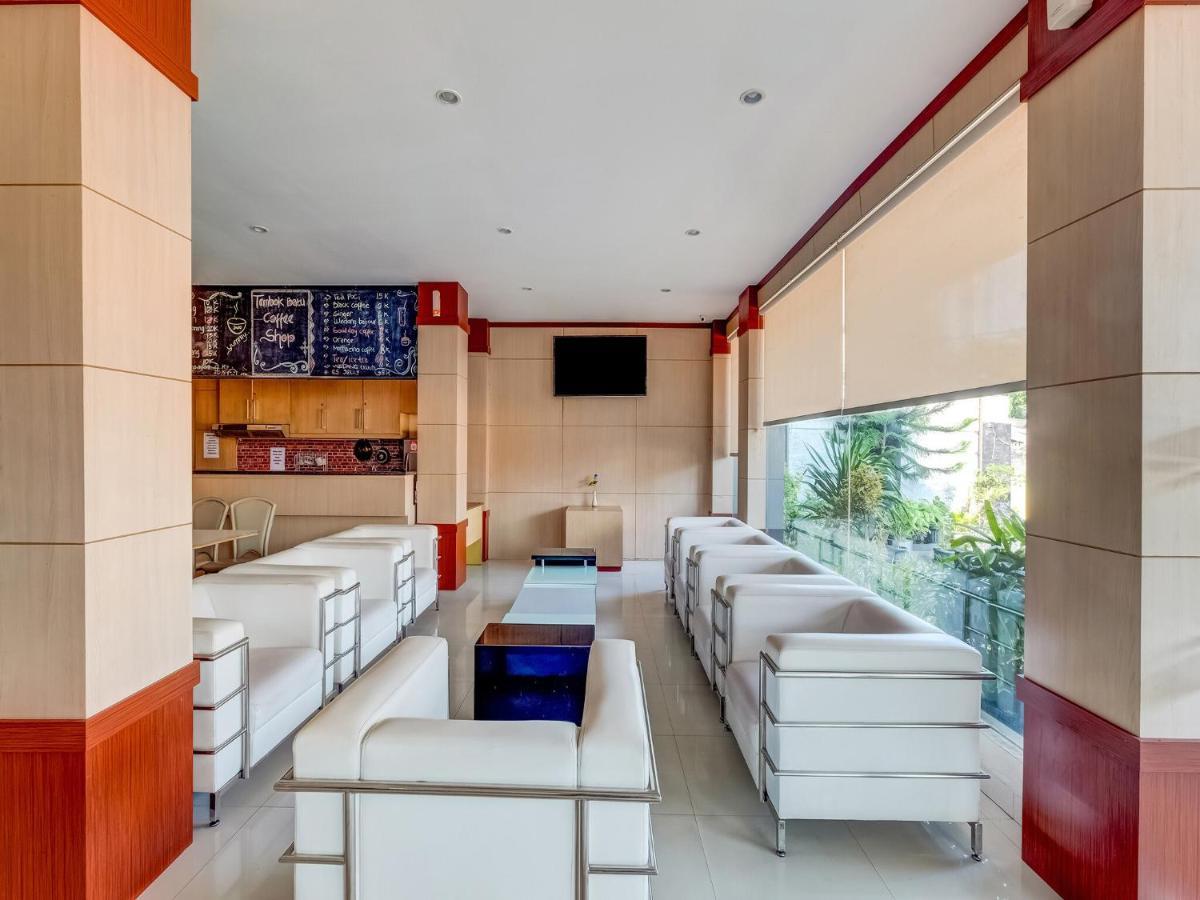 Oyo Flagship 3726 Tembok Batu Residence Tugu Eksteriør billede