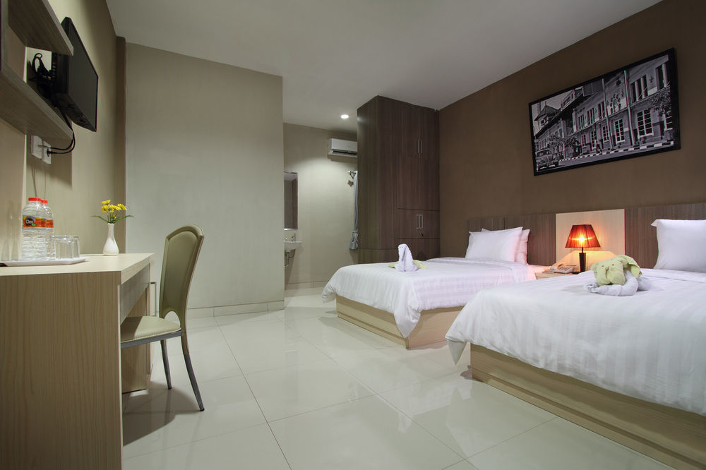 Oyo Flagship 3726 Tembok Batu Residence Tugu Eksteriør billede