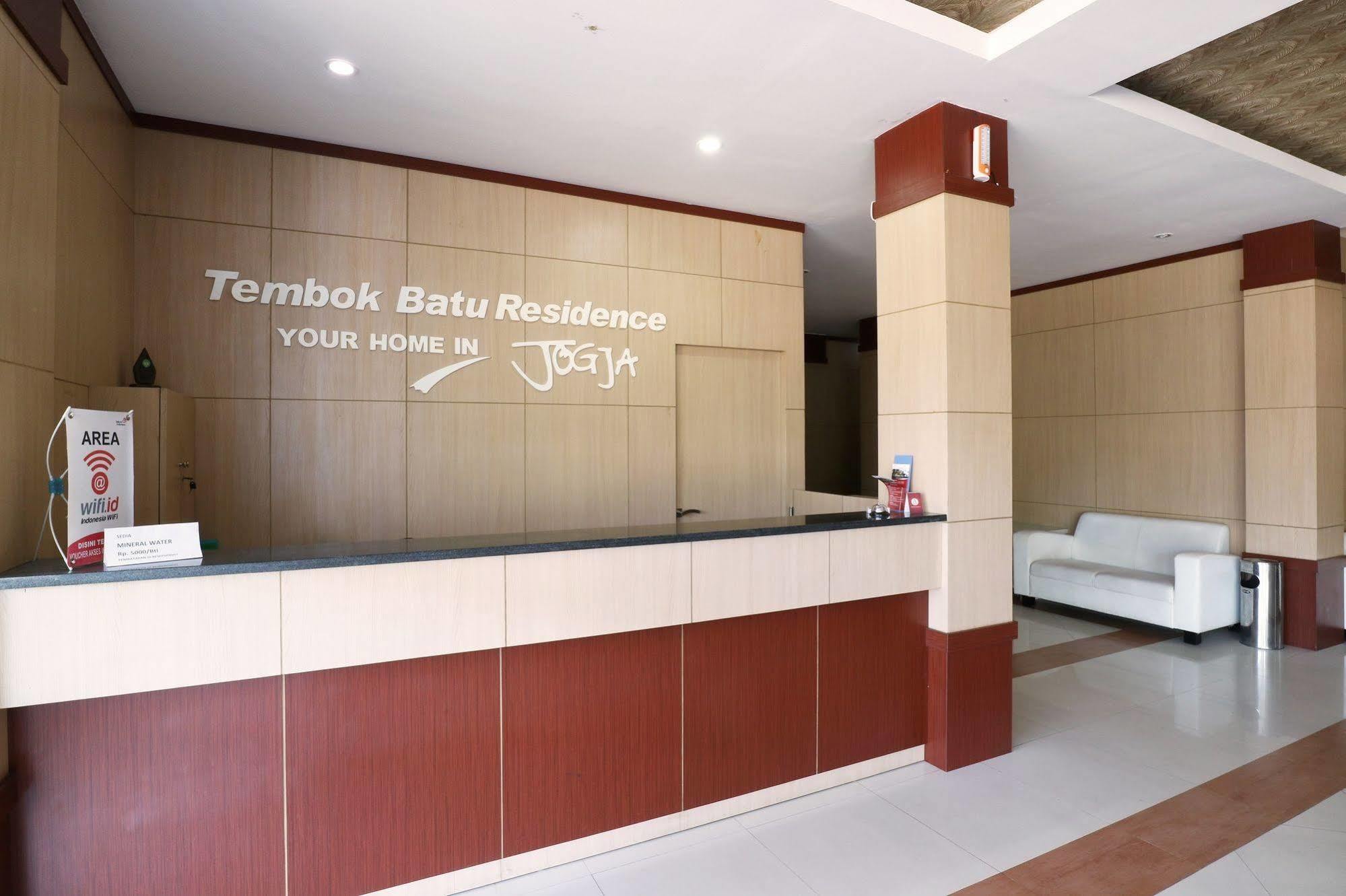 Oyo Flagship 3726 Tembok Batu Residence Tugu Eksteriør billede